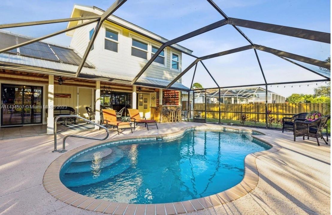 Recently Rented: $3,800 (3 beds, 2 baths, 1476 Square Feet)