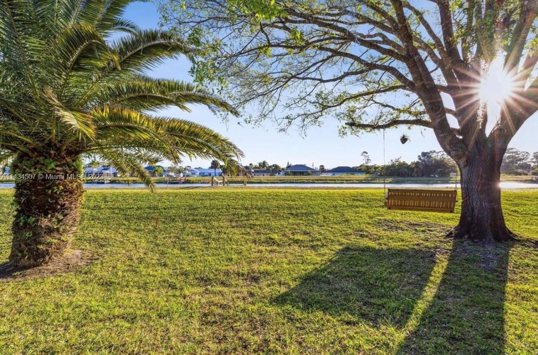 Recently Rented: $3,800 (3 beds, 2 baths, 1476 Square Feet)