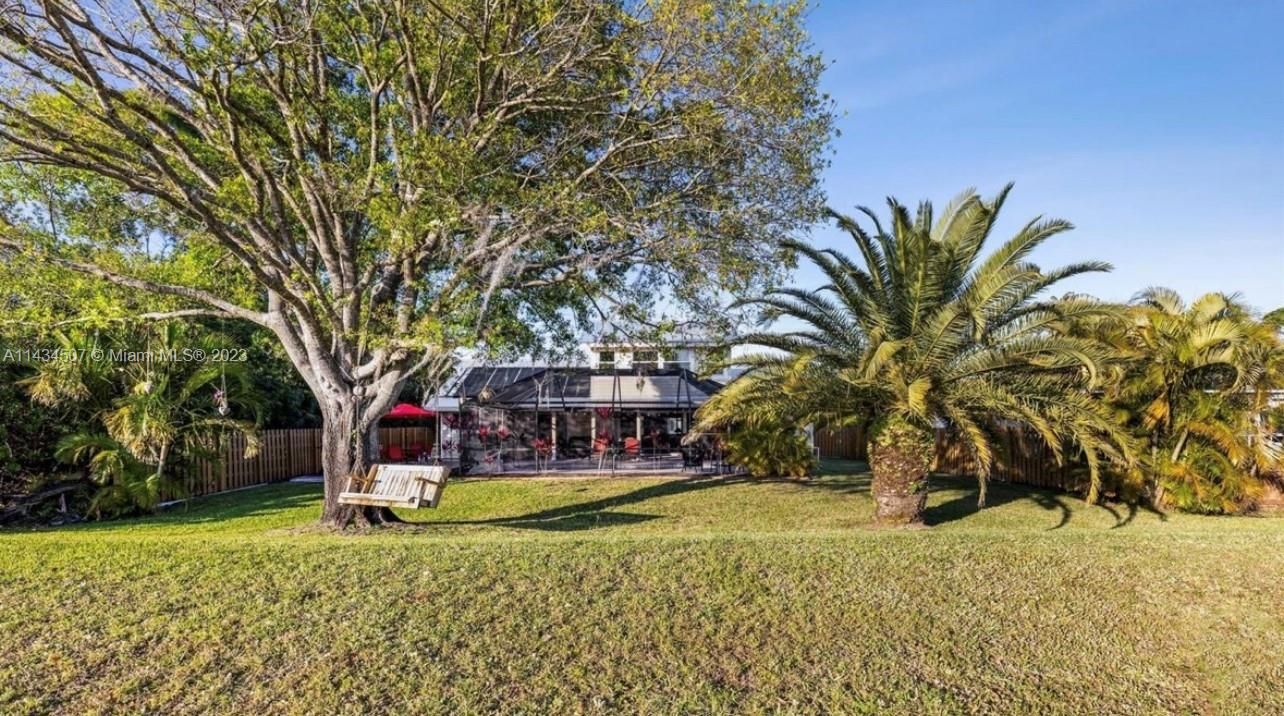 Recently Rented: $3,800 (3 beds, 2 baths, 1476 Square Feet)