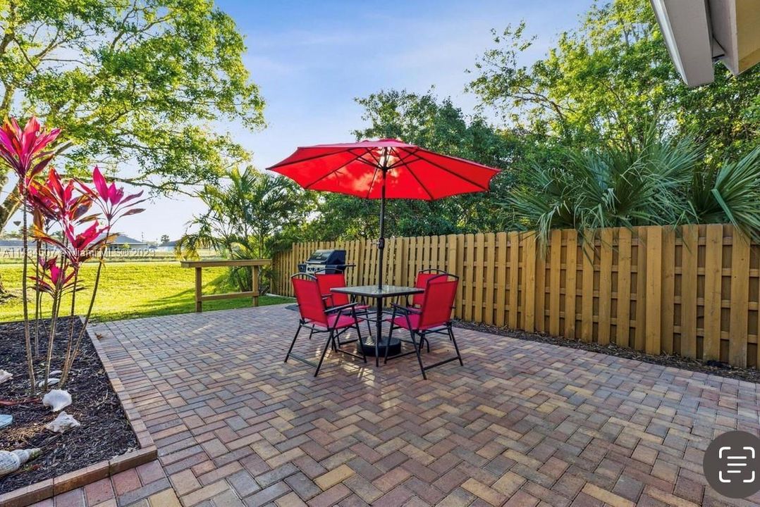 Recently Rented: $3,800 (3 beds, 2 baths, 1476 Square Feet)