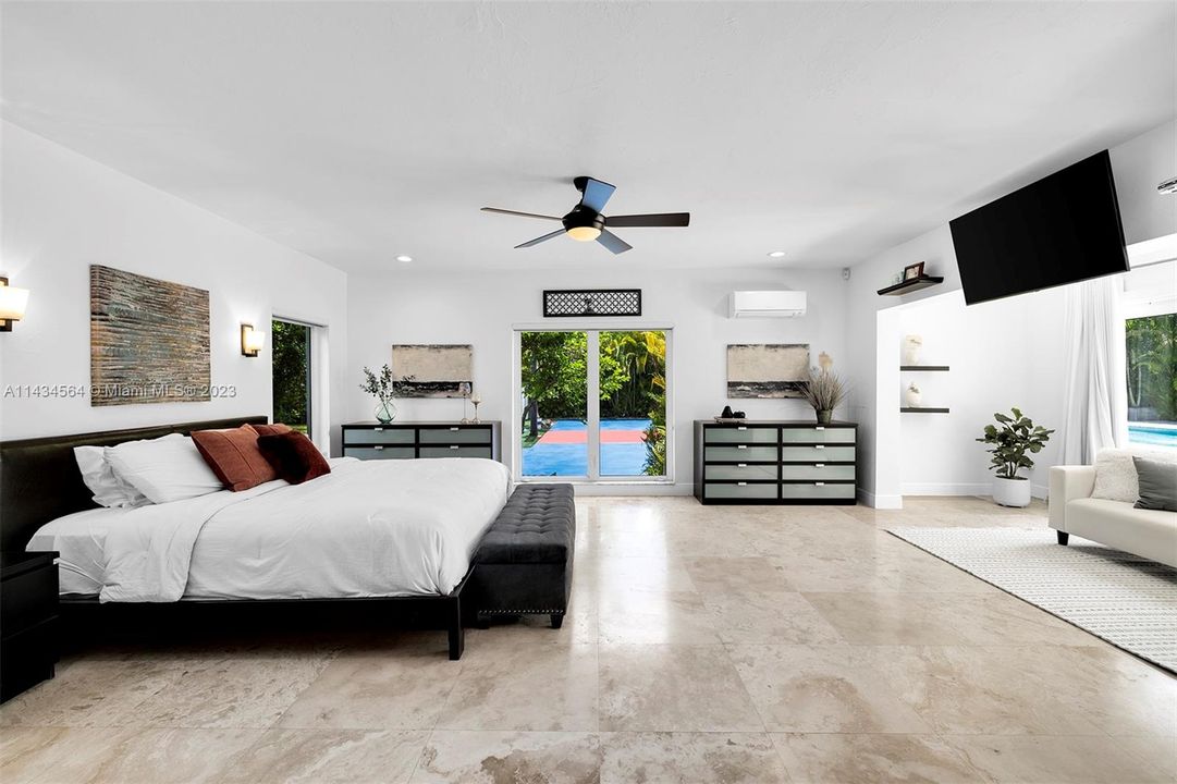 Недавно продано: $3,300,000 (5 спален, 4 ванн, 3885 Квадратных фут)