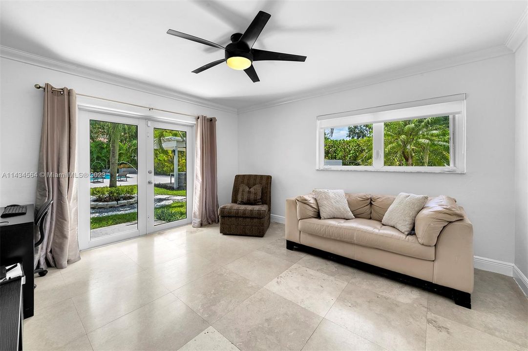 Недавно продано: $3,300,000 (5 спален, 4 ванн, 3885 Квадратных фут)