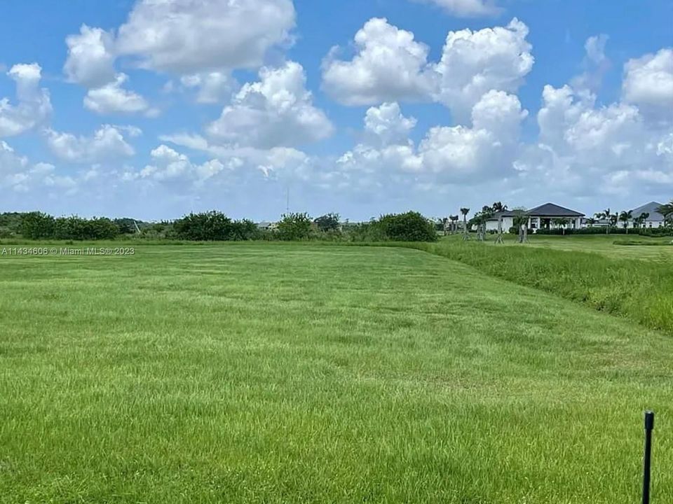 最近售出: $350,000 (5.30 acres)