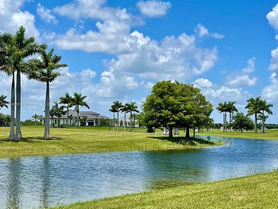 最近售出: $350,000 (5.30 acres)