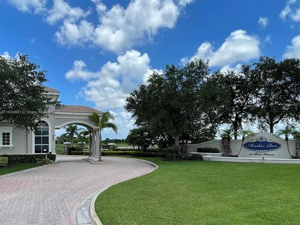 最近售出: $350,000 (5.78 acres)