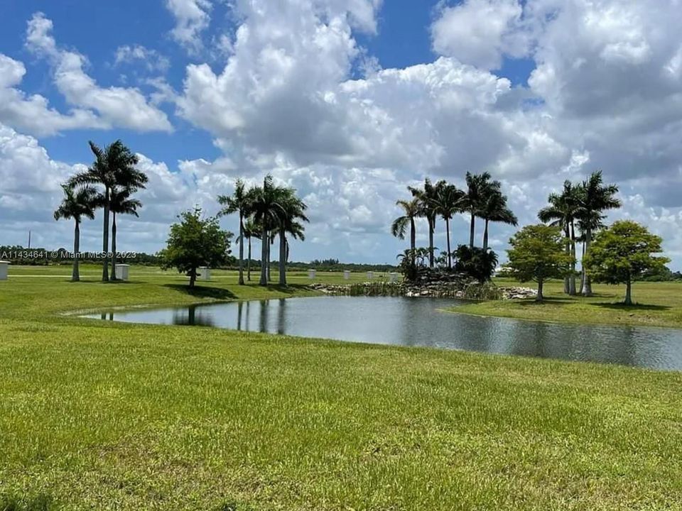 最近售出: $350,000 (5.78 acres)