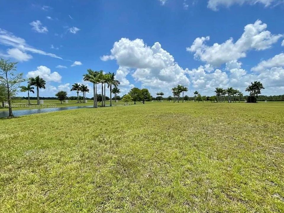 最近售出: $350,000 (5.78 acres)