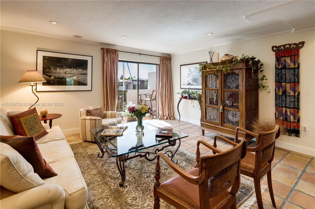 Recently Sold: $1,399,000 (2 beds, 3 baths, 2010 Square Feet)