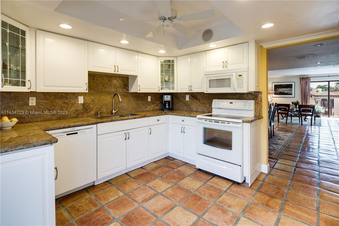 Recently Sold: $1,399,000 (2 beds, 3 baths, 2010 Square Feet)