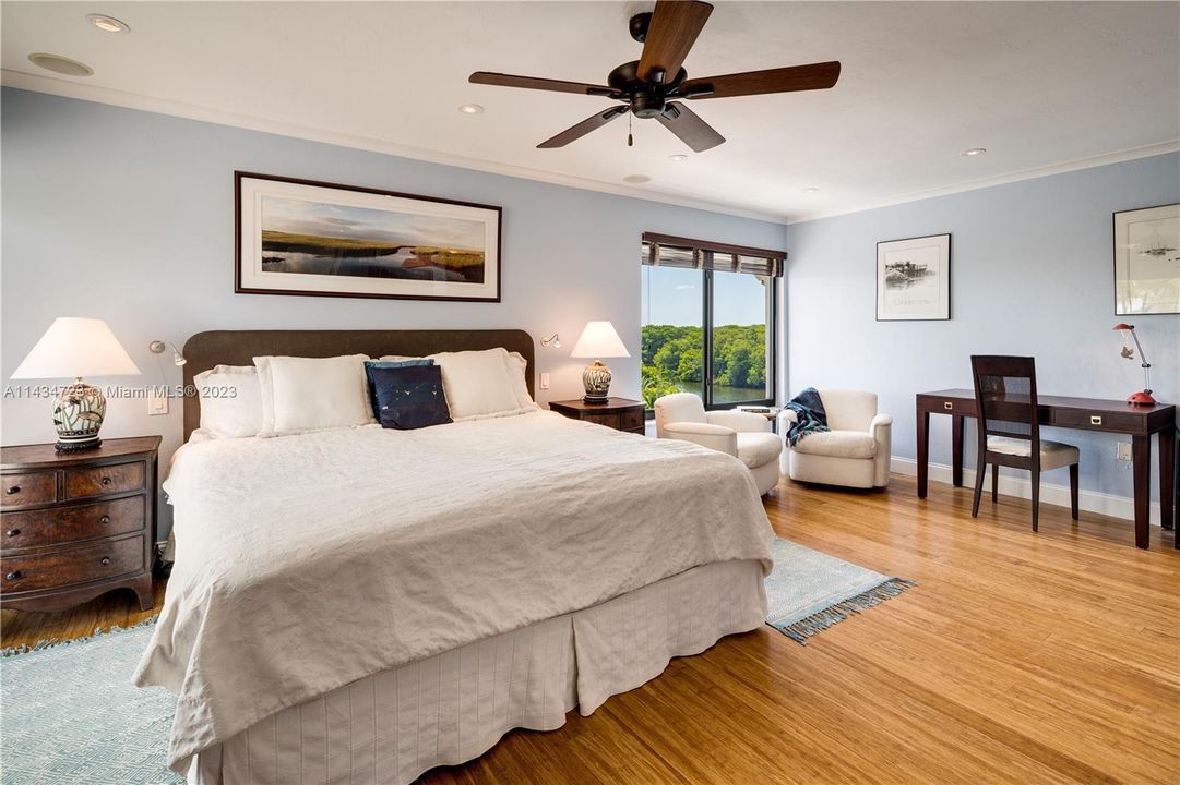 Recently Sold: $1,399,000 (2 beds, 3 baths, 2010 Square Feet)