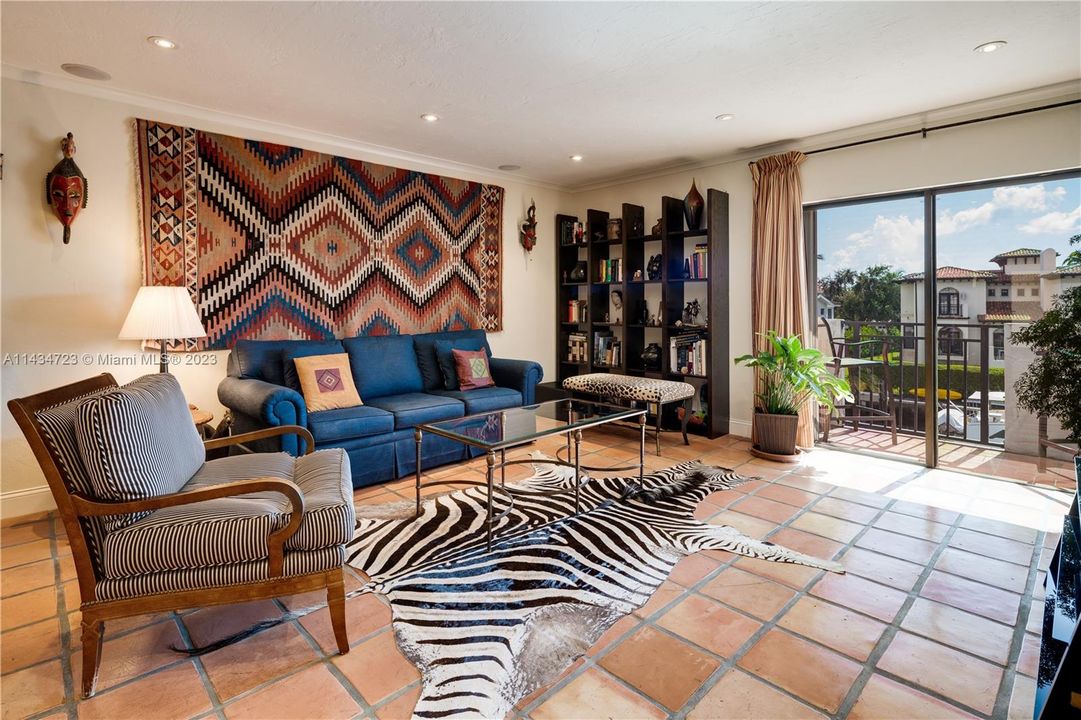 Recently Sold: $1,399,000 (2 beds, 3 baths, 2010 Square Feet)