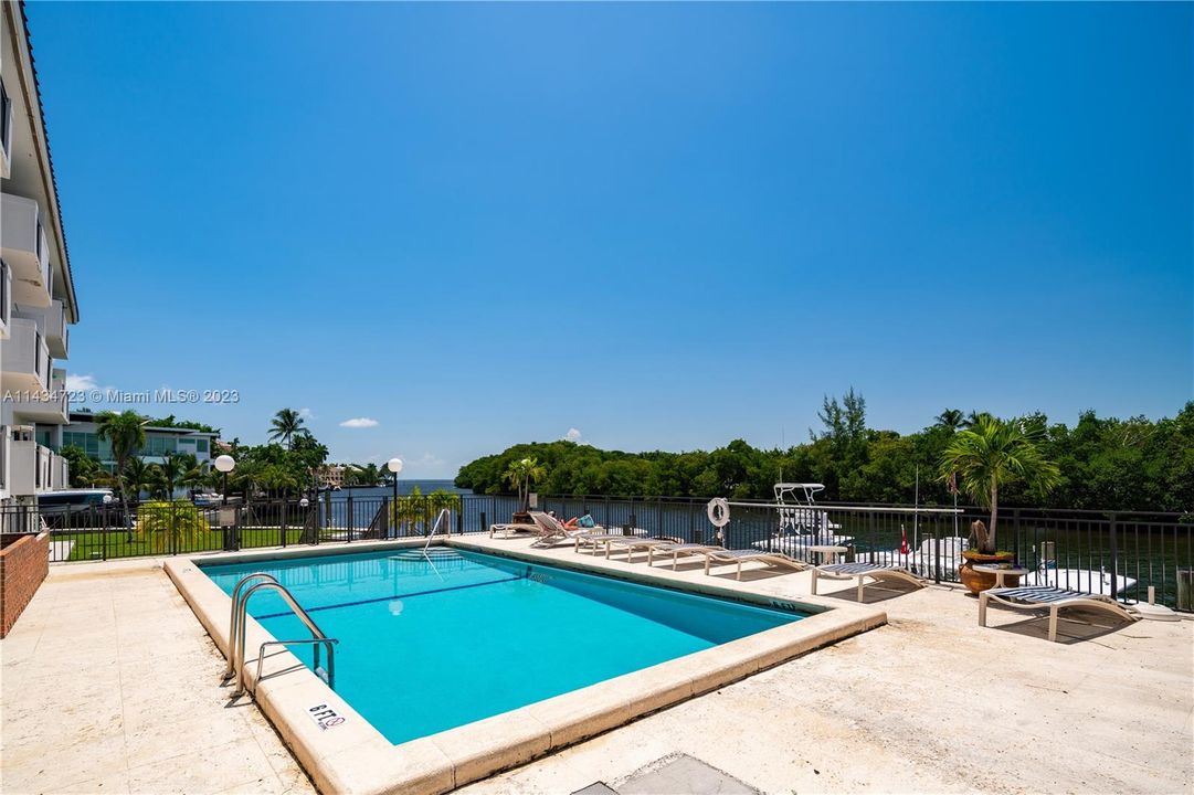 Recently Sold: $1,399,000 (2 beds, 3 baths, 2010 Square Feet)