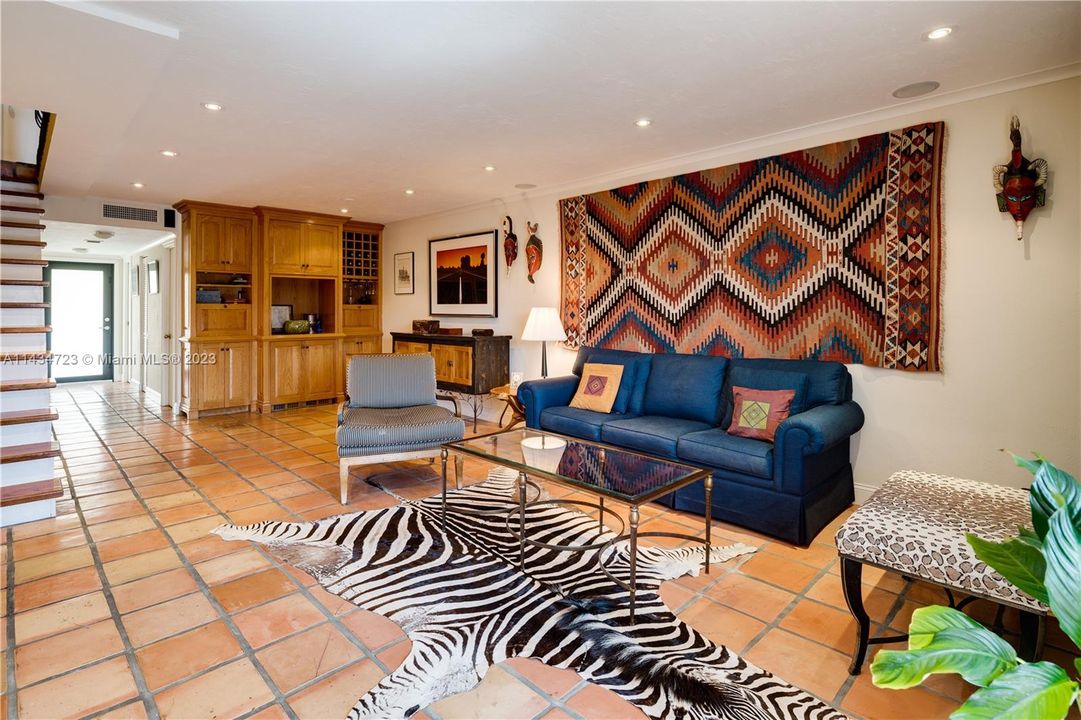 Recently Sold: $1,399,000 (2 beds, 3 baths, 2010 Square Feet)