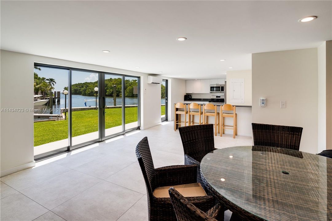 Recently Sold: $1,399,000 (2 beds, 3 baths, 2010 Square Feet)