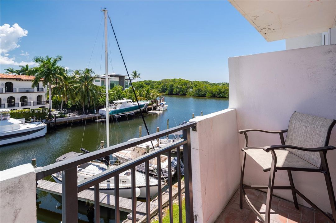 Recently Sold: $1,399,000 (2 beds, 3 baths, 2010 Square Feet)