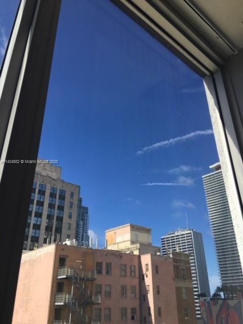 Recently Sold: $375,000 (1 beds, 1 baths, 607 Square Feet)