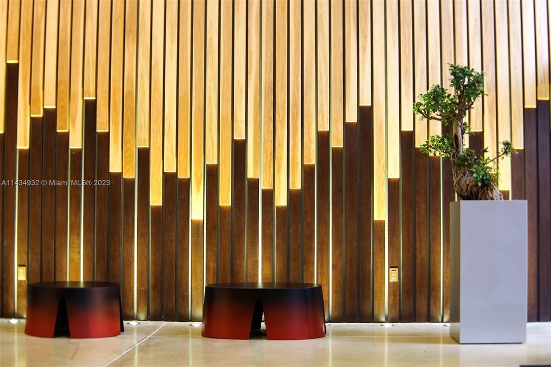 Recently Sold: $375,000 (1 beds, 1 baths, 607 Square Feet)