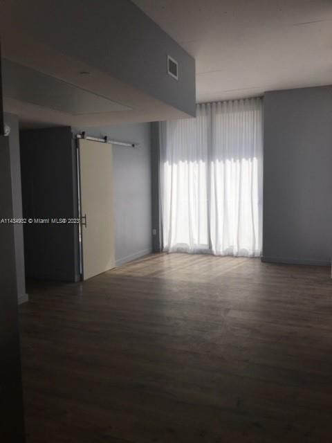 Recently Sold: $375,000 (1 beds, 1 baths, 607 Square Feet)