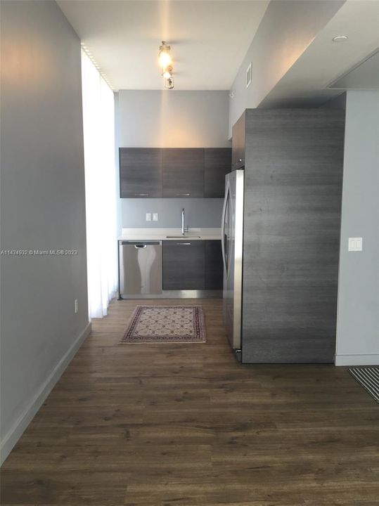 Recently Sold: $375,000 (1 beds, 1 baths, 607 Square Feet)