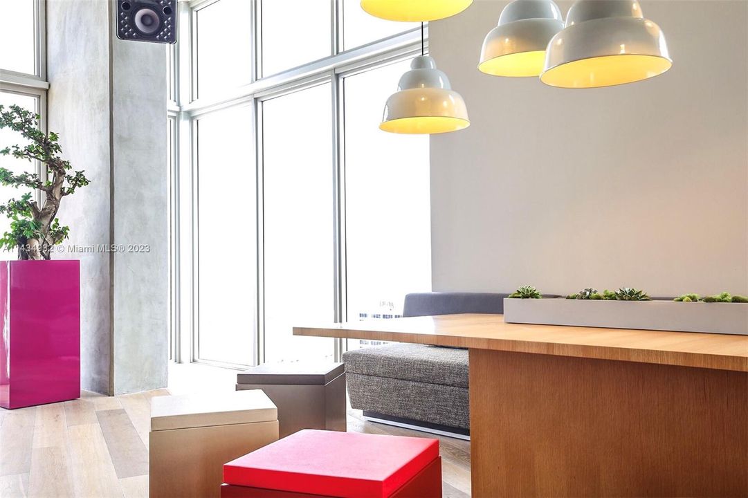 Recently Sold: $375,000 (1 beds, 1 baths, 607 Square Feet)