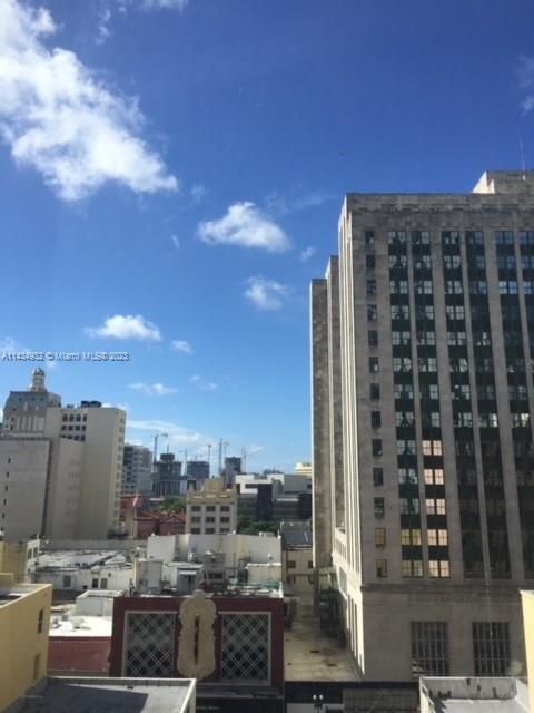 Recently Sold: $375,000 (1 beds, 1 baths, 607 Square Feet)