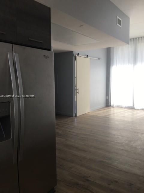 Recently Sold: $375,000 (1 beds, 1 baths, 607 Square Feet)