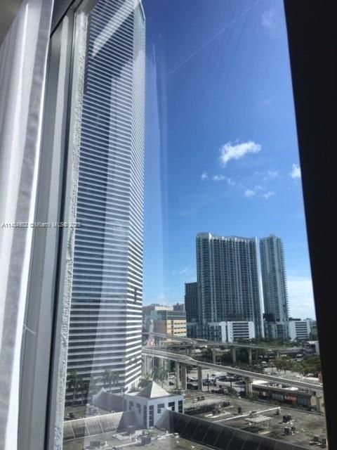 Recently Sold: $375,000 (1 beds, 1 baths, 607 Square Feet)