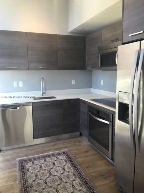 Recently Sold: $375,000 (1 beds, 1 baths, 607 Square Feet)
