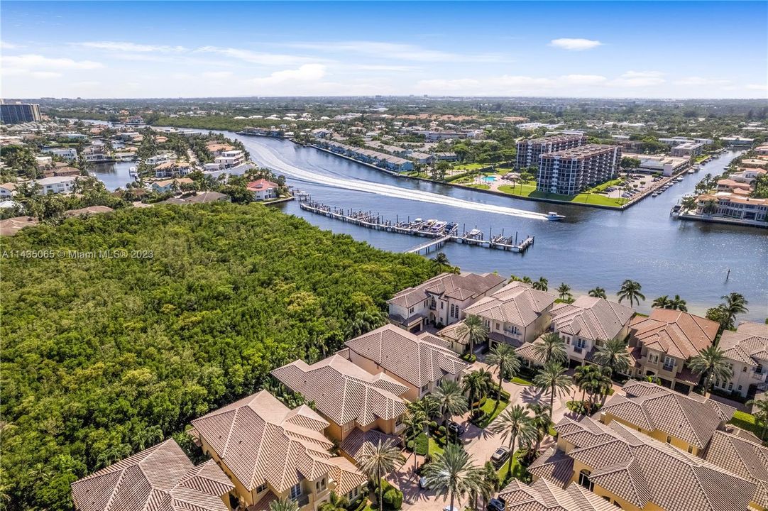 Recently Sold: $5,400,000 (4 beds, 4 baths, 4871 Square Feet)