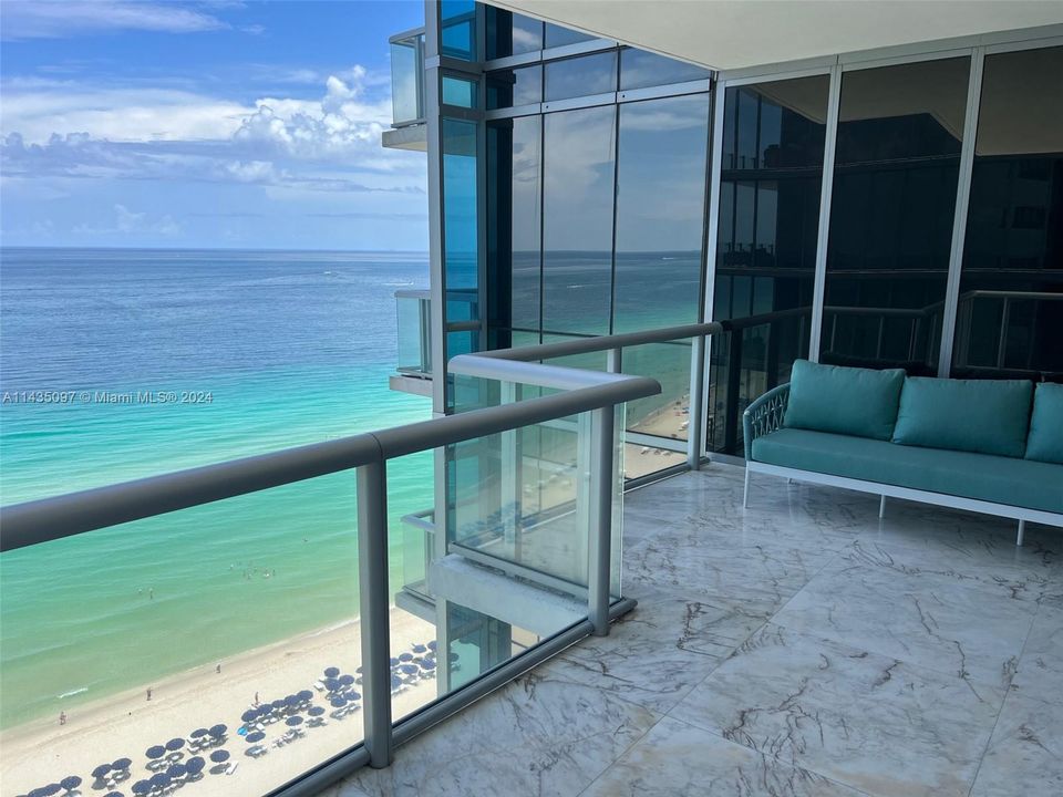 Недавно продано: $2,890,000 (3 спален, 3 ванн, 1956 Квадратных фут)