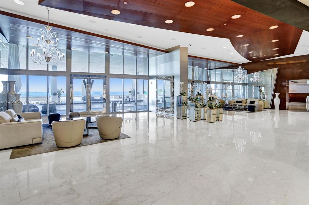 Недавно продано: $2,890,000 (3 спален, 3 ванн, 1956 Квадратных фут)