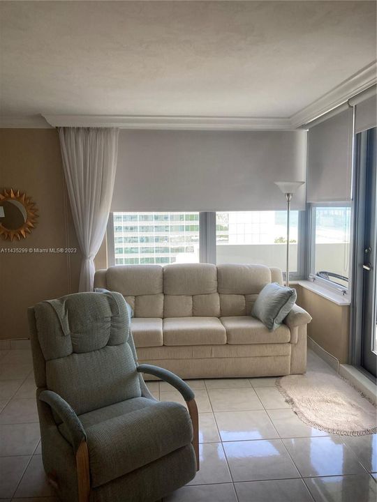 Recently Rented: $2,200 (0 beds, 1 baths, 600 Square Feet)