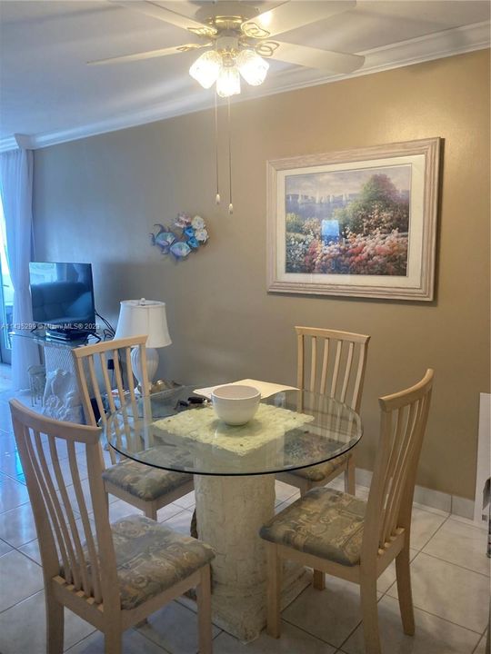 Recently Rented: $2,200 (0 beds, 1 baths, 600 Square Feet)