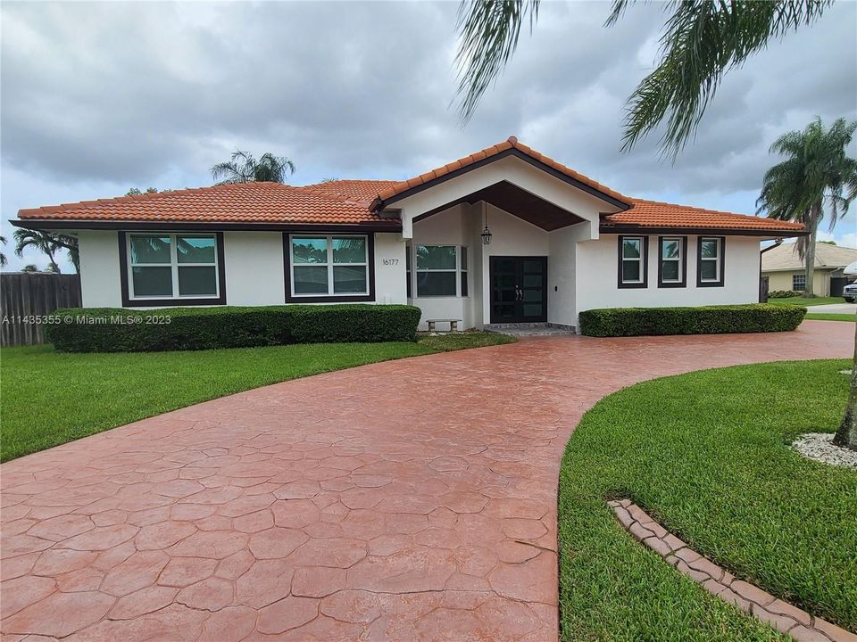 Recently Rented: $4,500 (4 beds, 3 baths, 2333 Square Feet)