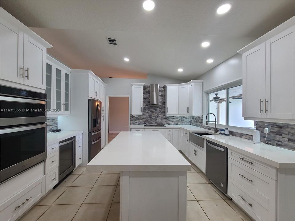 Recently Rented: $4,500 (4 beds, 3 baths, 2333 Square Feet)