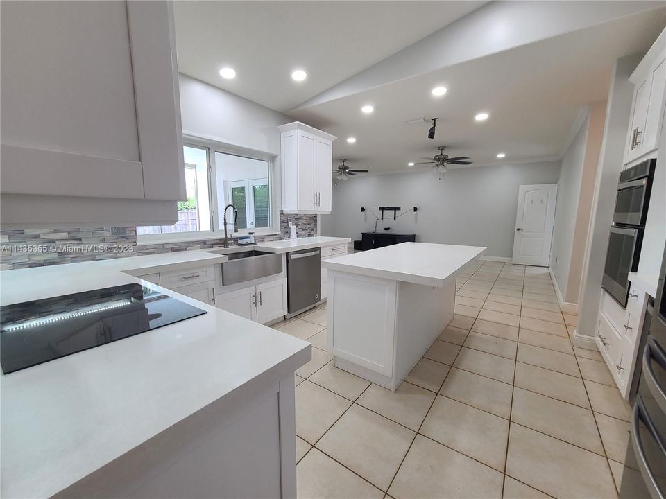 Recently Rented: $4,500 (4 beds, 3 baths, 2333 Square Feet)