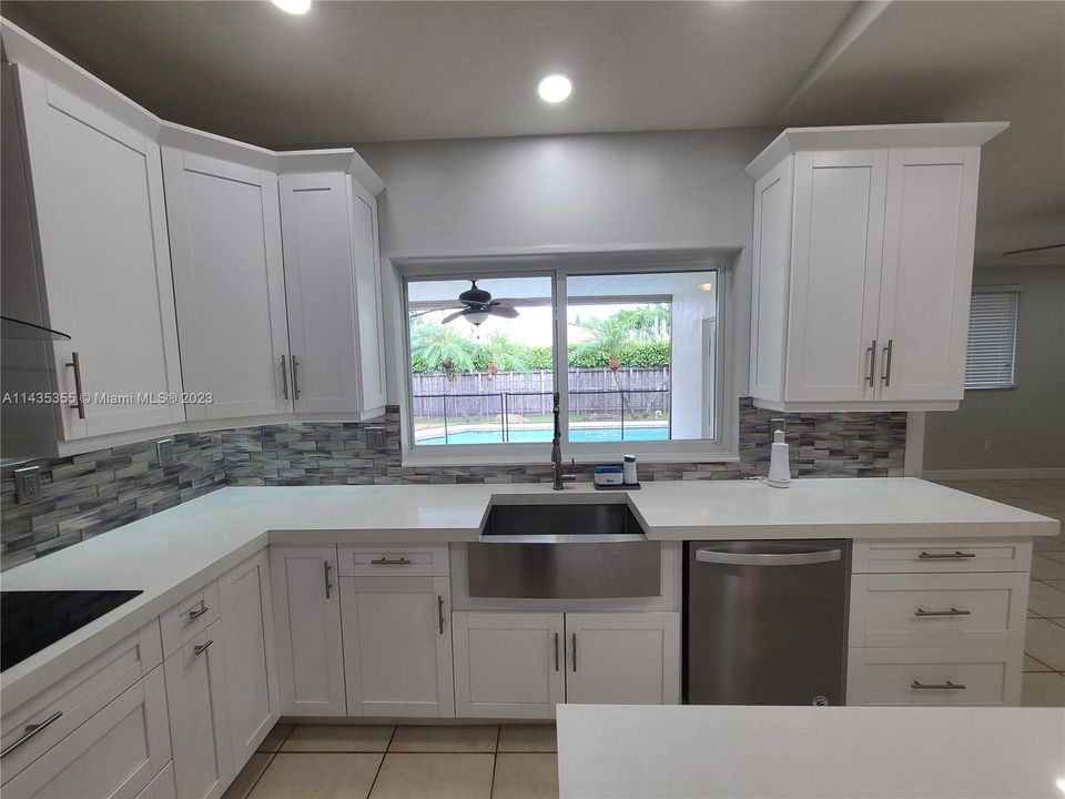 Recently Rented: $4,500 (4 beds, 3 baths, 2333 Square Feet)