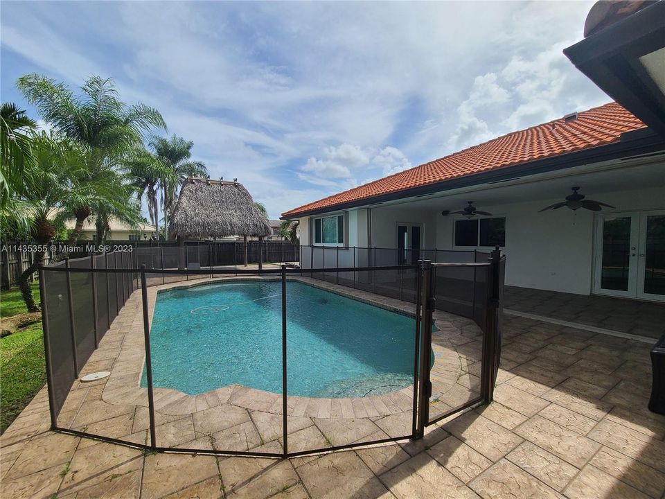 Recently Rented: $4,500 (4 beds, 3 baths, 2333 Square Feet)