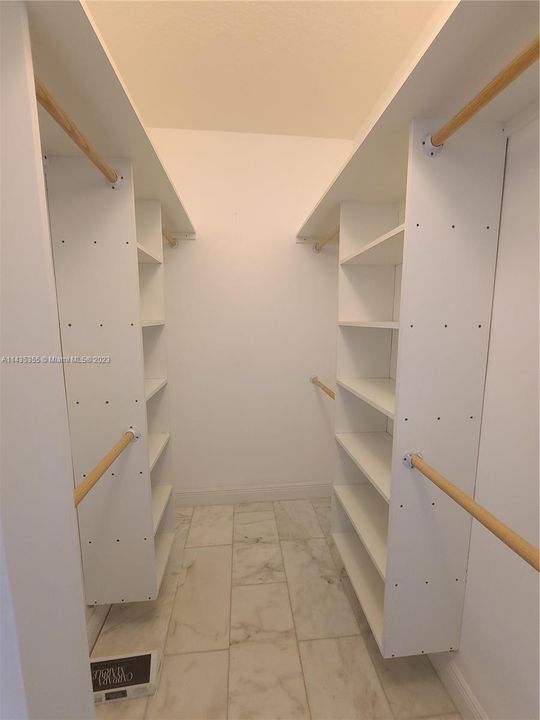 Recently Rented: $4,500 (4 beds, 3 baths, 2333 Square Feet)