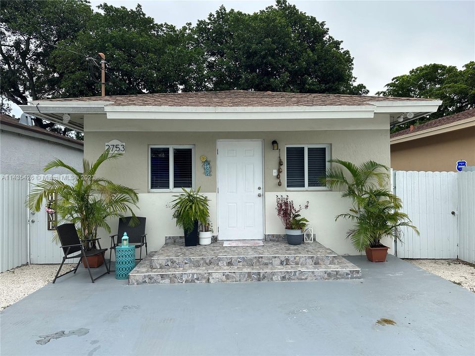 Recently Sold: $410,000 (2 beds, 2 baths, 740 Square Feet)