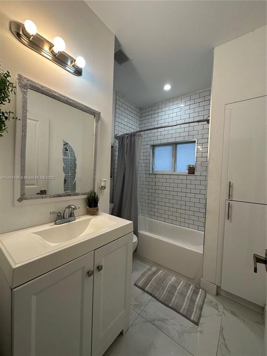 Recently Sold: $410,000 (2 beds, 2 baths, 740 Square Feet)