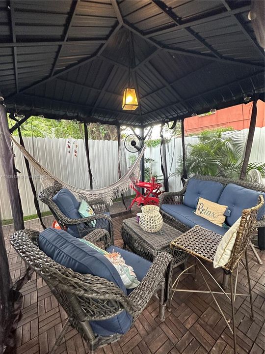 Recently Sold: $410,000 (2 beds, 2 baths, 740 Square Feet)