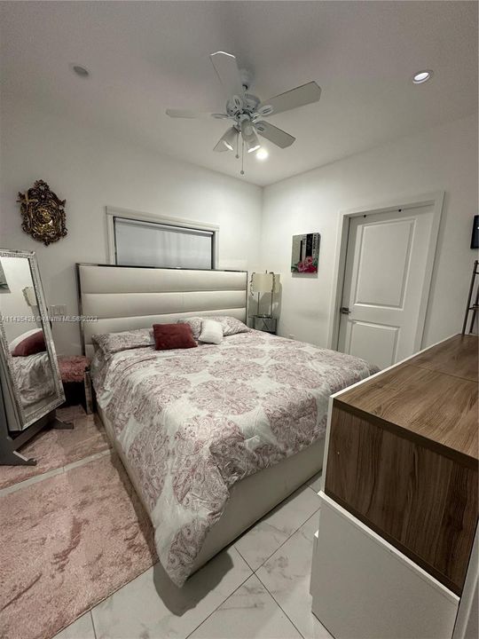 Recently Sold: $410,000 (2 beds, 2 baths, 740 Square Feet)