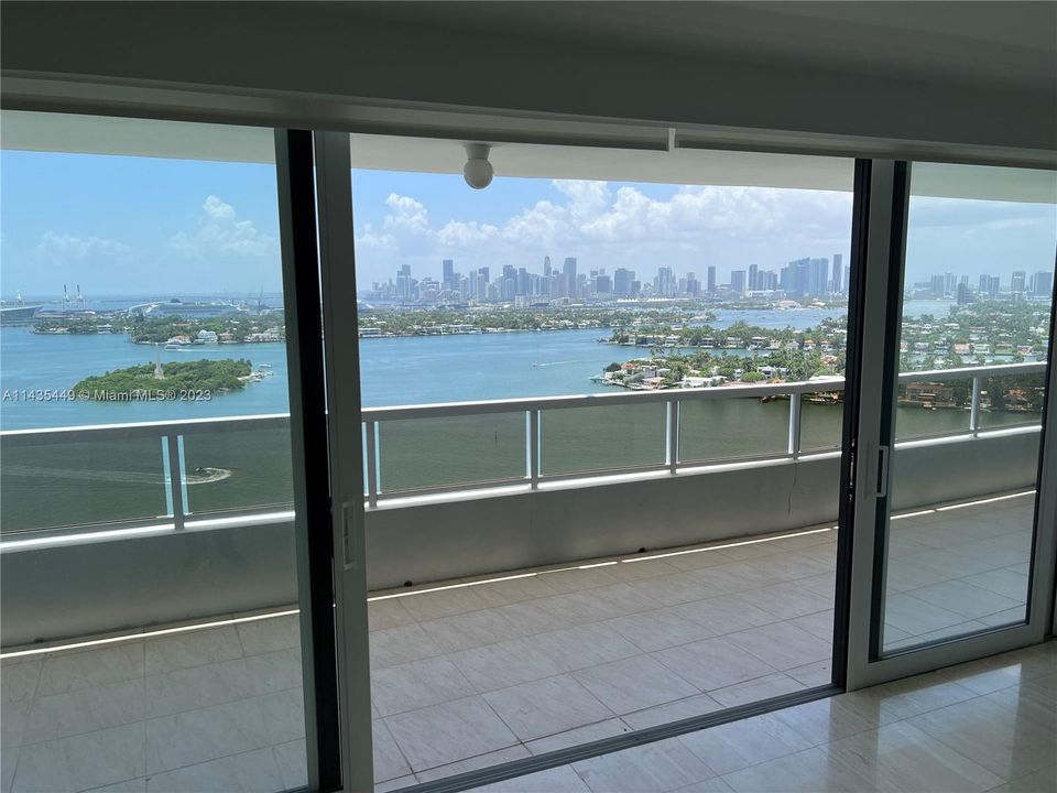 Recently Sold: $3,500,000 (3 beds, 3 baths, 2826 Square Feet)