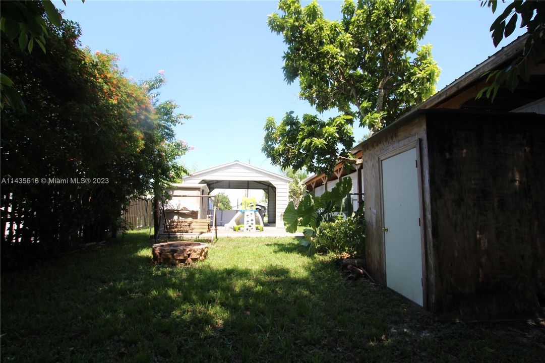 For Sale: $189,000 (2 beds, 2 baths, 784 Square Feet)