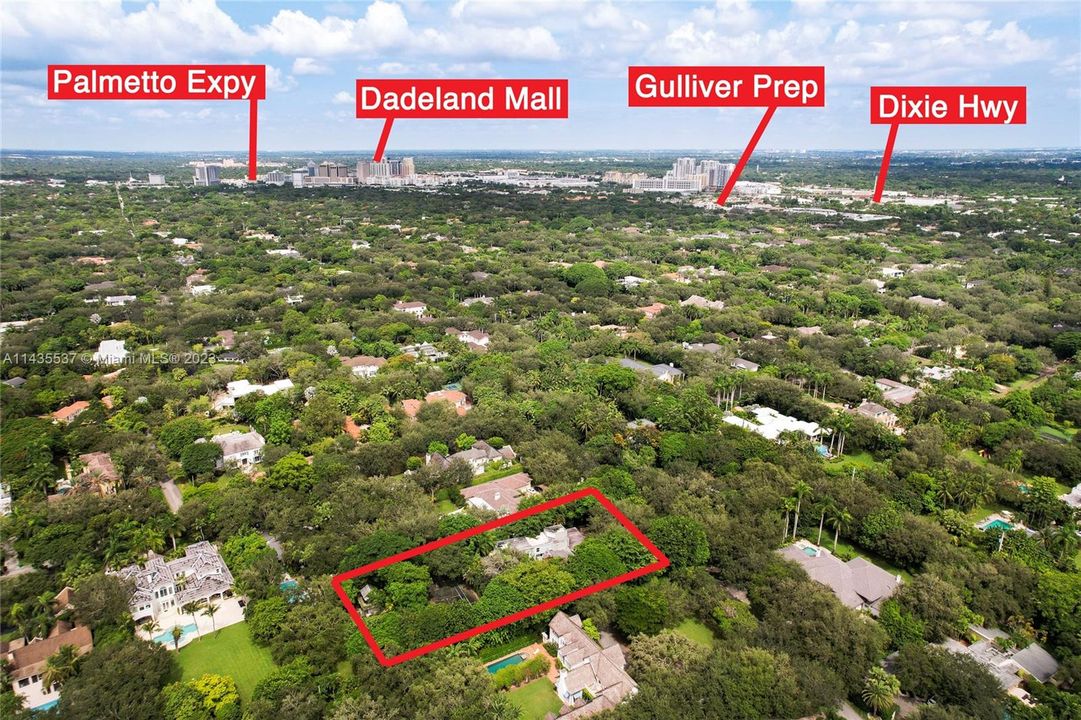 Недавно продано: $3,400,000 (5 спален, 4 ванн, 5065 Квадратных фут)