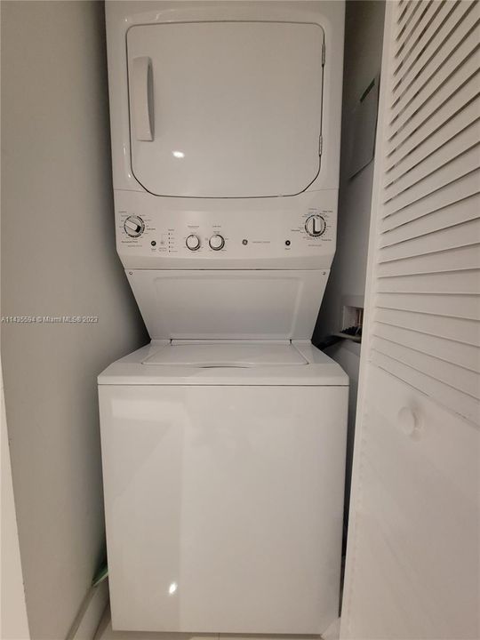 Recently Sold: $475,000 (1 beds, 1 baths, 672 Square Feet)