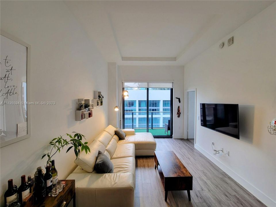 Recently Sold: $475,000 (1 beds, 1 baths, 672 Square Feet)