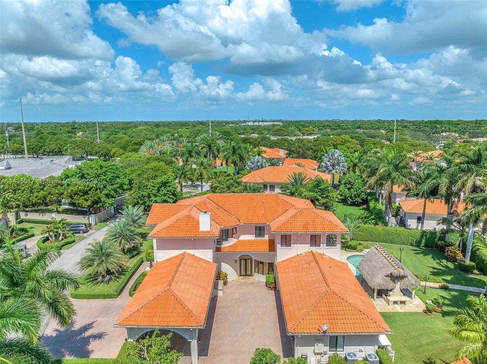 Recently Sold: $1,800,000 (5 beds, 4 baths, 4894 Square Feet)