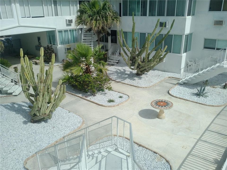 Recently Rented: $2,100 (1 beds, 1 baths, 900 Square Feet)